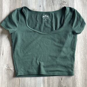 Hollister Seamless Ribbed Swoop Neck Short Sleeved Shirt Size Green Medium